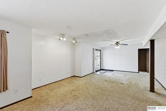 11128 W Lakeshore Drive, Blair, NE 68008