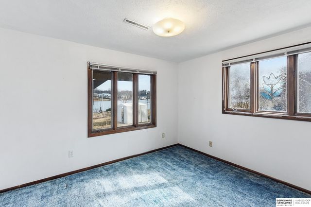 11128 W Lakeshore Drive, Blair, NE 68008