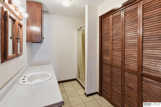 11128 W Lakeshore Drive, Blair, NE 68008