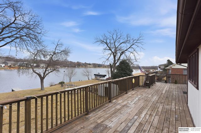 11128 W Lakeshore Drive, Blair, NE 68008