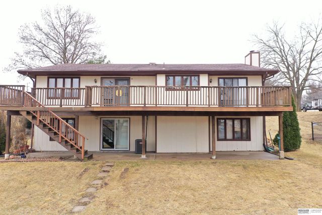 11128 W Lakeshore Drive, Blair, NE 68008