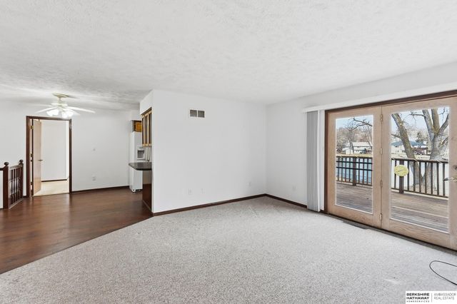 11128 W Lakeshore Drive, Blair, NE 68008