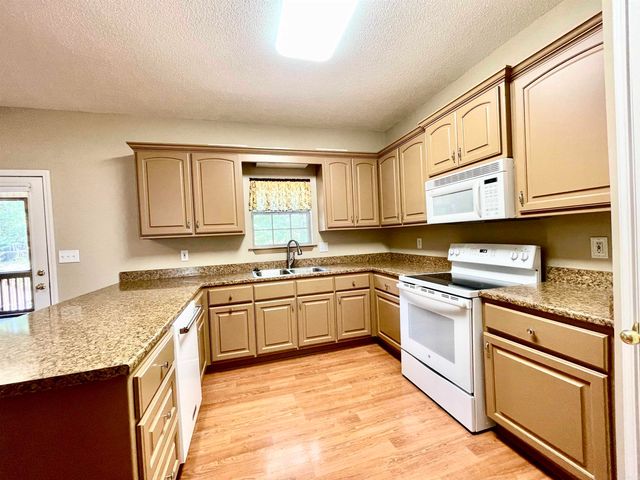 16 Winona Drive, Maumelle, AR 72113