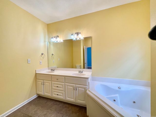 16 Winona Drive, Maumelle, AR 72113