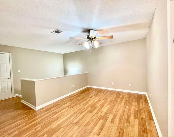 16 Winona Drive, Maumelle, AR 72113