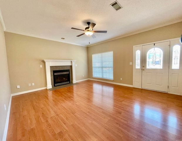 16 Winona Drive, Maumelle, AR 72113