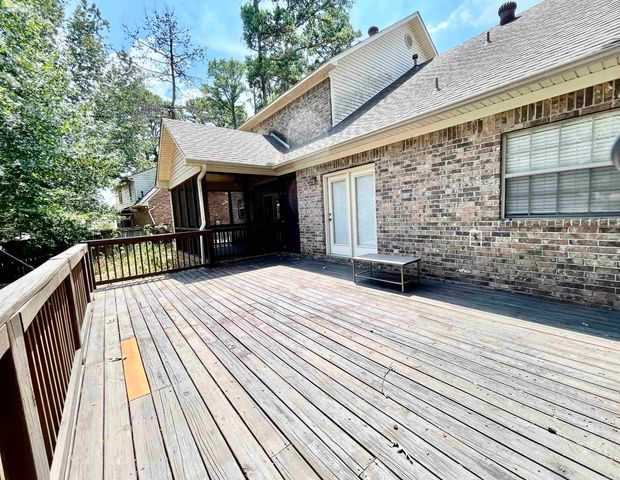 16 Winona Drive, Maumelle, AR 72113