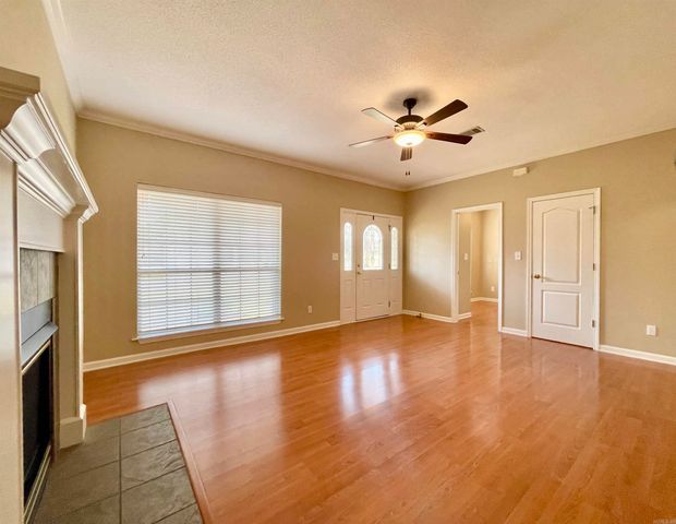 16 Winona Drive, Maumelle, AR 72113