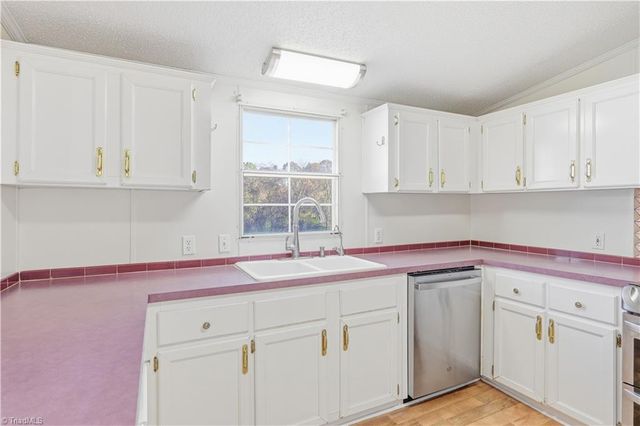 141 Sunburst Lane, Mocksville, NC 27028