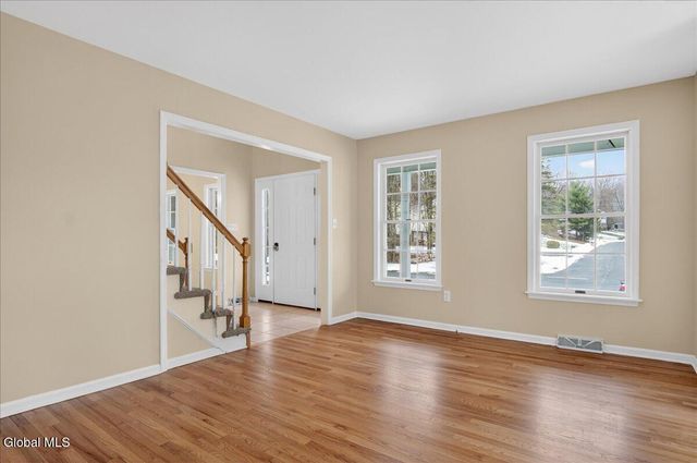 11 Patroon Way, Halfmoon, NY 12065