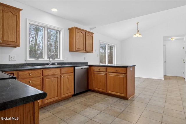 11 Patroon Way, Halfmoon, NY 12065