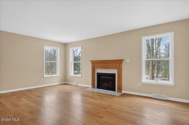 11 Patroon Way, Halfmoon, NY 12065