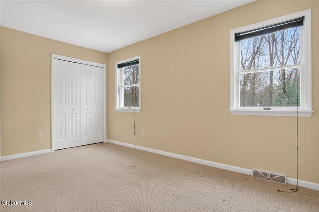 11 Patroon Way, Halfmoon, NY 12065