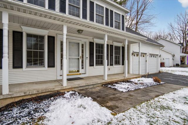 11 Patroon Way, Halfmoon, NY 12065