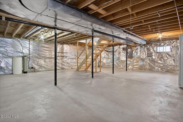 11 Patroon Way, Halfmoon, NY 12065