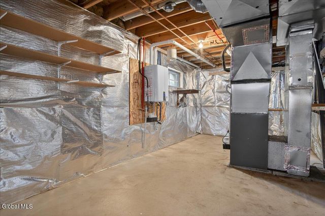 11 Patroon Way, Halfmoon, NY 12065