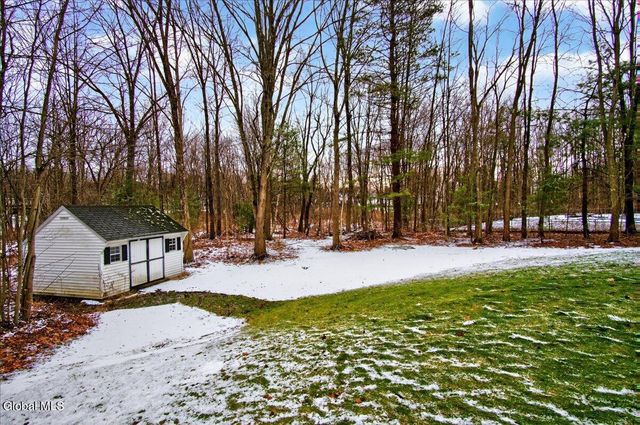 11 Patroon Way, Halfmoon, NY 12065