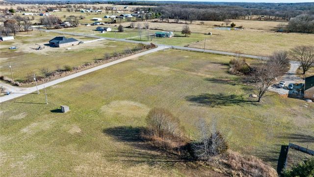 Hunters Xing Road, Gentry, AR 72734