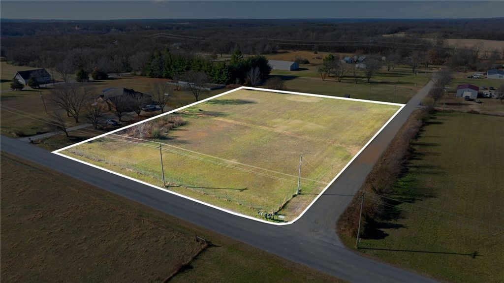 Hunters Xing Road, Gentry, AR 72734