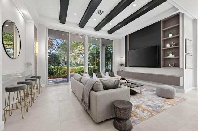 16076 Villa Vizcaya Place, Delray Beach, FL 33446