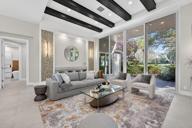 16076 Villa Vizcaya Place, Delray Beach, FL 33446