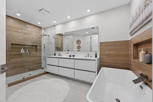 16076 Villa Vizcaya Place, Delray Beach, FL 33446