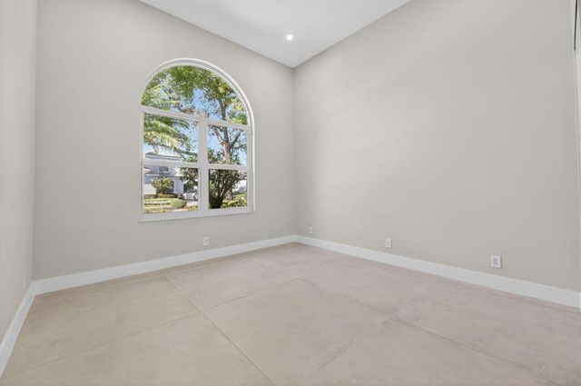 16076 Villa Vizcaya Place, Delray Beach, FL 33446