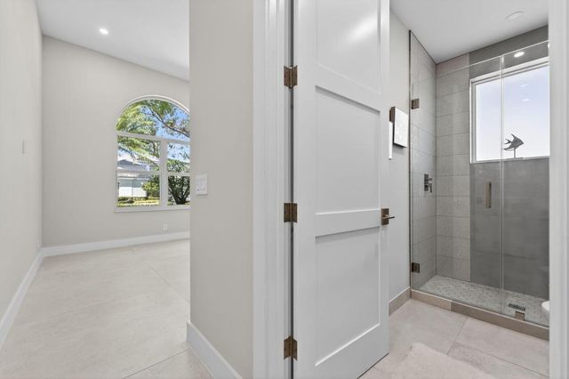 16076 Villa Vizcaya Place, Delray Beach, FL 33446