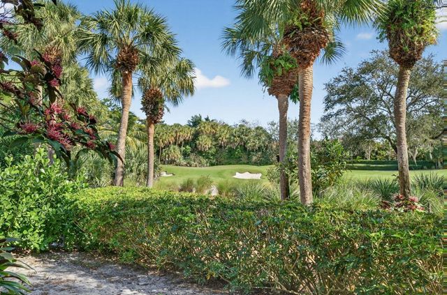 16076 Villa Vizcaya Place, Delray Beach, FL 33446