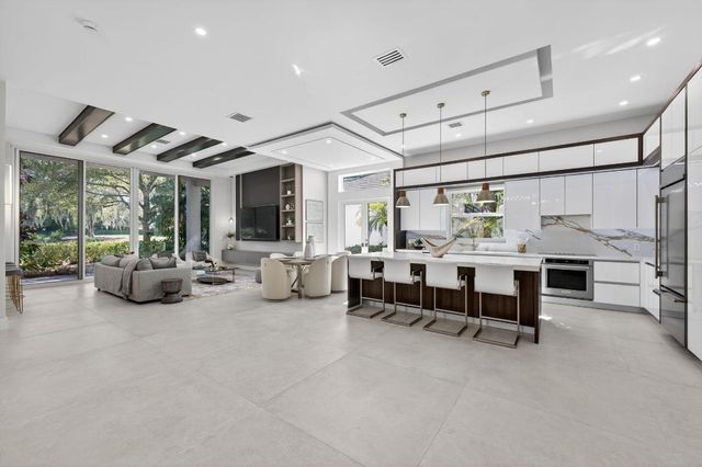 16076 Villa Vizcaya Place, Delray Beach, FL 33446