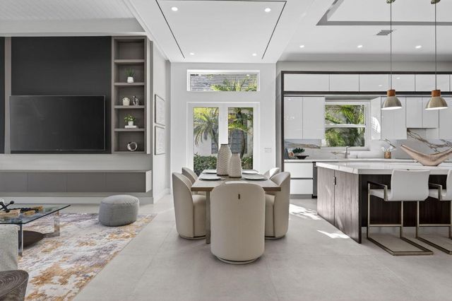 16076 Villa Vizcaya Place, Delray Beach, FL 33446