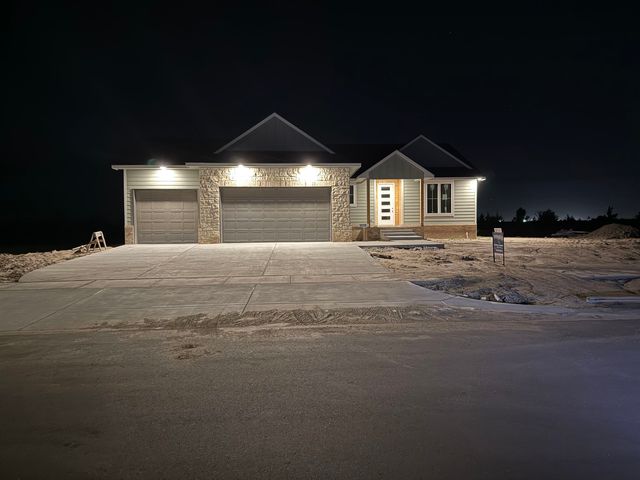 3513 S Bluelake St, Wichita, KS 67215