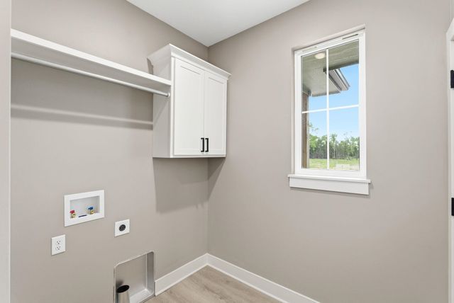 3513 S Bluelake St, Wichita, KS 67215