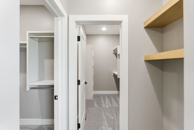 3513 S Bluelake St, Wichita, KS 67215