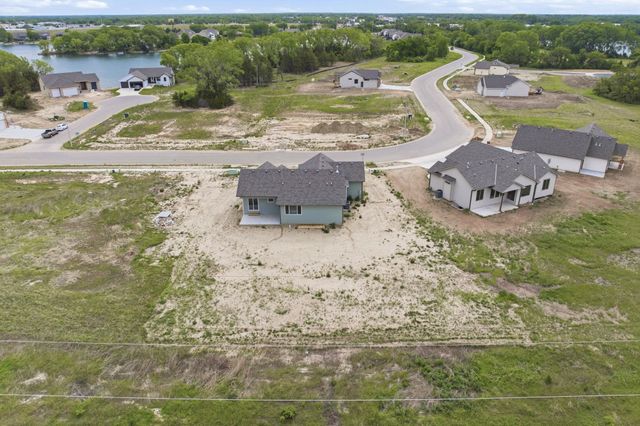 3513 S Bluelake St, Wichita, KS 67215