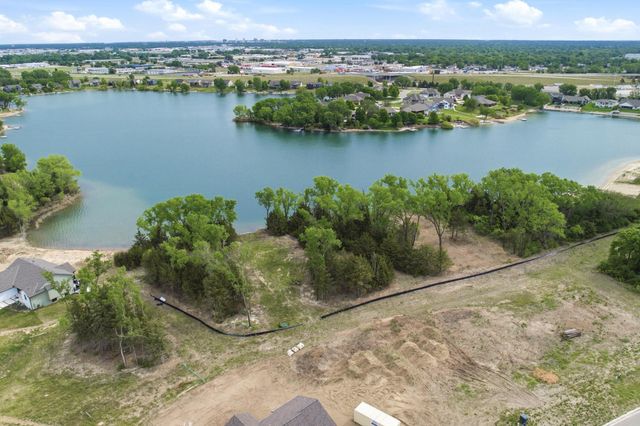 3513 S Bluelake St, Wichita, KS 67215