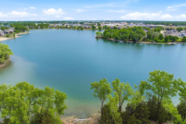 3513 S Bluelake St, Wichita, KS 67215