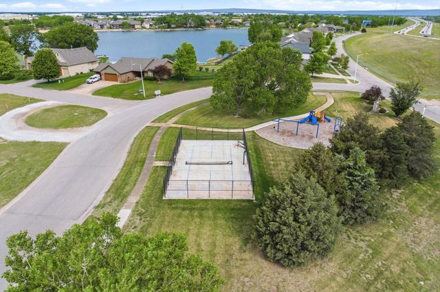 3513 S Bluelake St, Wichita, KS 67215