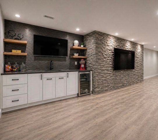 3513 S Bluelake St, Wichita, KS 67215