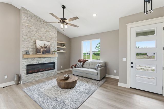 3513 S Bluelake St, Wichita, KS 67215