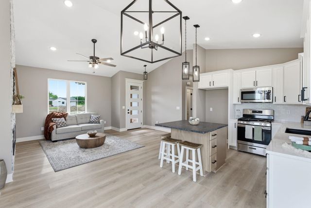 3513 S Bluelake St, Wichita, KS 67215