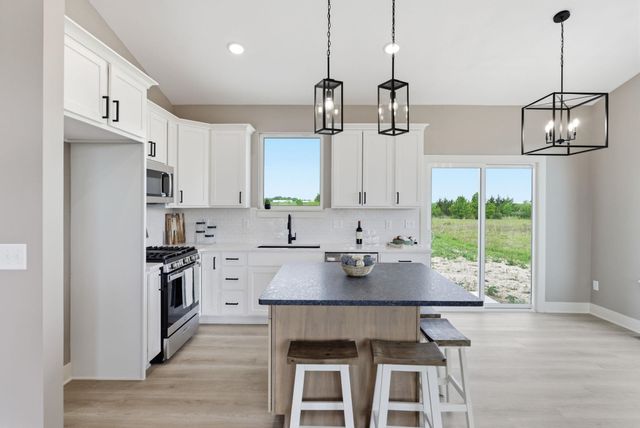 3513 S Bluelake St, Wichita, KS 67215