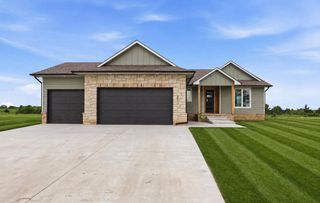 3513 S Bluelake St, Wichita, KS 67215