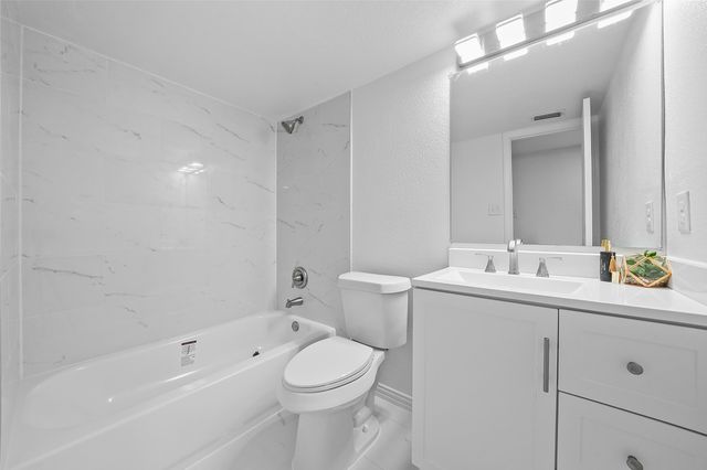 142 Kingsbridge Drive, Garland, TX 75040
