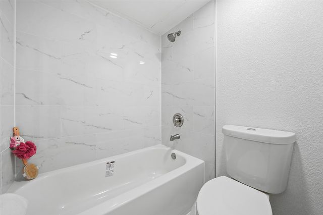 142 Kingsbridge Drive, Garland, TX 75040