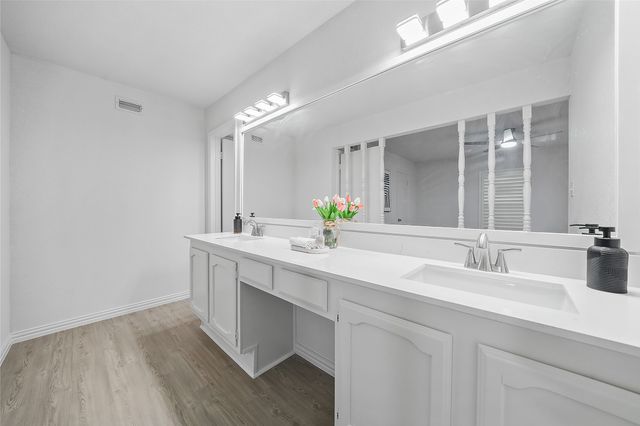 142 Kingsbridge Drive, Garland, TX 75040