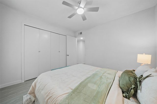 142 Kingsbridge Drive, Garland, TX 75040