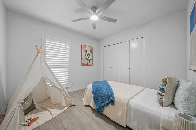 142 Kingsbridge Drive, Garland, TX 75040