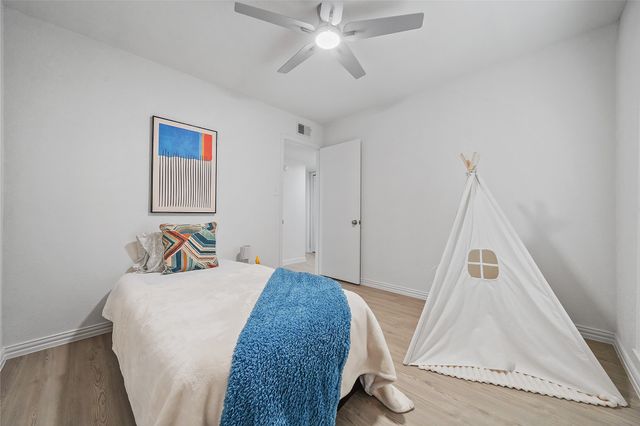 142 Kingsbridge Drive, Garland, TX 75040