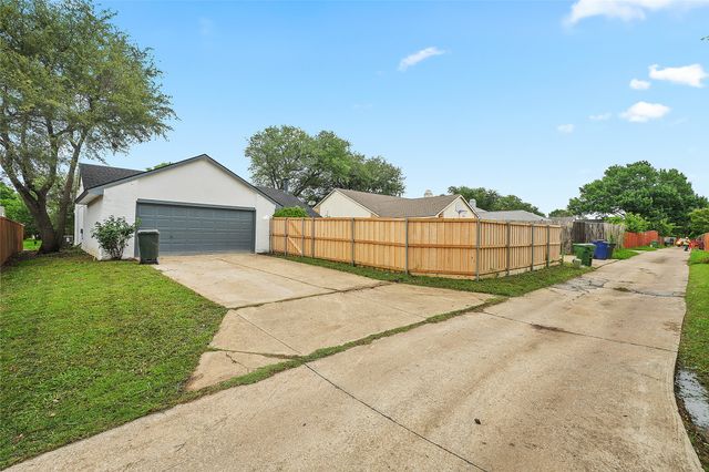 142 Kingsbridge Drive, Garland, TX 75040